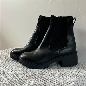 Classic Black Chelsea Lug Boot - Women
